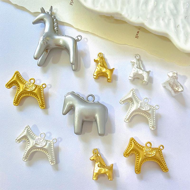 1Pcs Cute Gold Silver Color Horse Charms Pendants For Jewelry Making Necklace Earrings Bracelet Diy Accessories Supplies