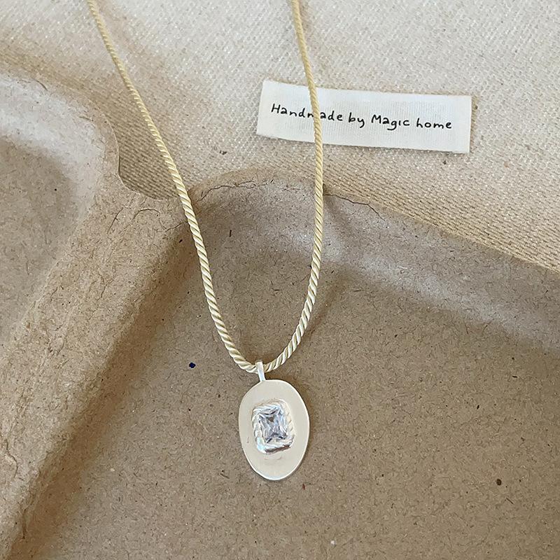 Simple And Versatile Geometric Brushed Oval Metal Zircon Braided Rope Necklace Women'S Niche Commuter Neck Chain Sweater Chain