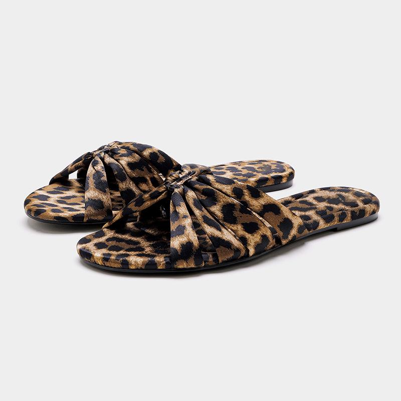 Leopard print slippers women's fashion flat bottom round head leisure vacation word with sandals