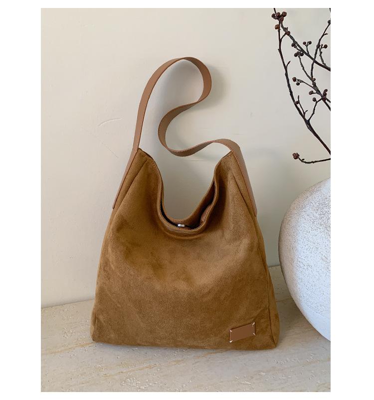 Retro Matte Niche Underarm Bag 2025 New Versatile Women's Bag Popular Shoulder Messenger Bag Fashion Tote Bag