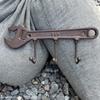 Retro Vintage Key Rack Holder Hooks Cast Iron Wrench Spanner Shape Decorative Wall Mounted Antique Man Cave Garage Tool Holder Coat Hat Rack Hanger