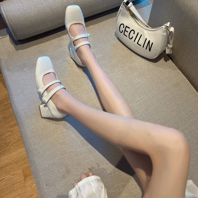 

Весна 2025 новые туфли Мэри Джейн на высоком каблуке в корейском стиле с черным жемчугом, женские туфли французского стиля с квадратным носком и открытым верхом 39 белый