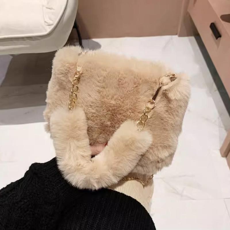 Plyšová taška tote z umelej kožušiny pre ženy Zimná taška cez rameno Ležérne nadýchané crossbody tašky Módna retiazková kabelka Dievčenská mäkká peňaženka