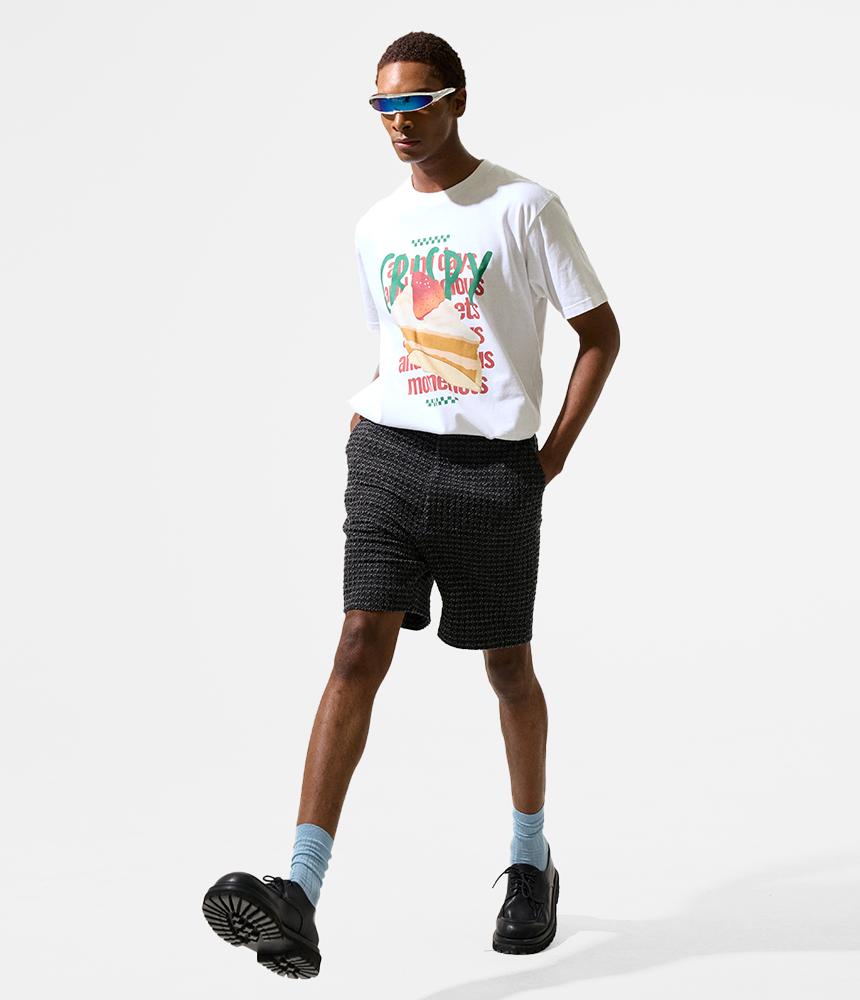 Crispy Strawberry Cake Tee L