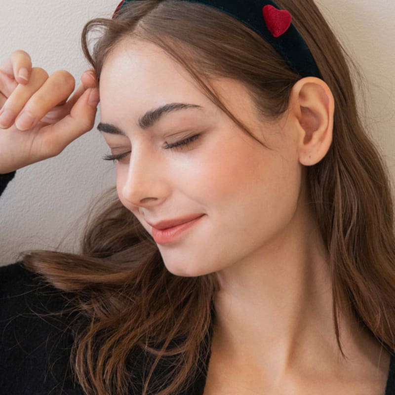 

GETMEBLING Объемная бархатная повязка для волос в форме сердца (H256)