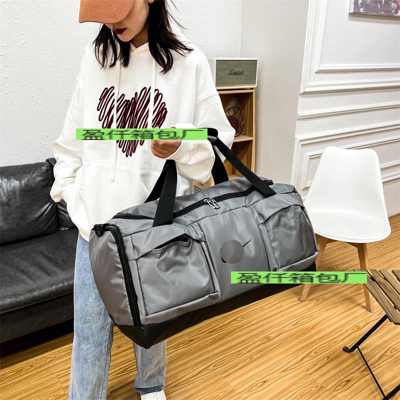 Trendy Large-Capacity Sports Duffel Bag for Fitness or Business Trips