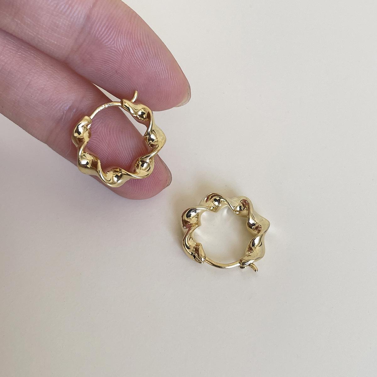 

Серьги-кольца из серебра 925 пробы, женские, легкие, роскошные, премиум-серьги Sense Mobius, модные, универсальные, изысканные, украшения для ушей 925 silver needle