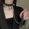 Ampio Collare in Pelle Nera con Catena per Guinzaglio e Campanellino Choker Fetish per Donne