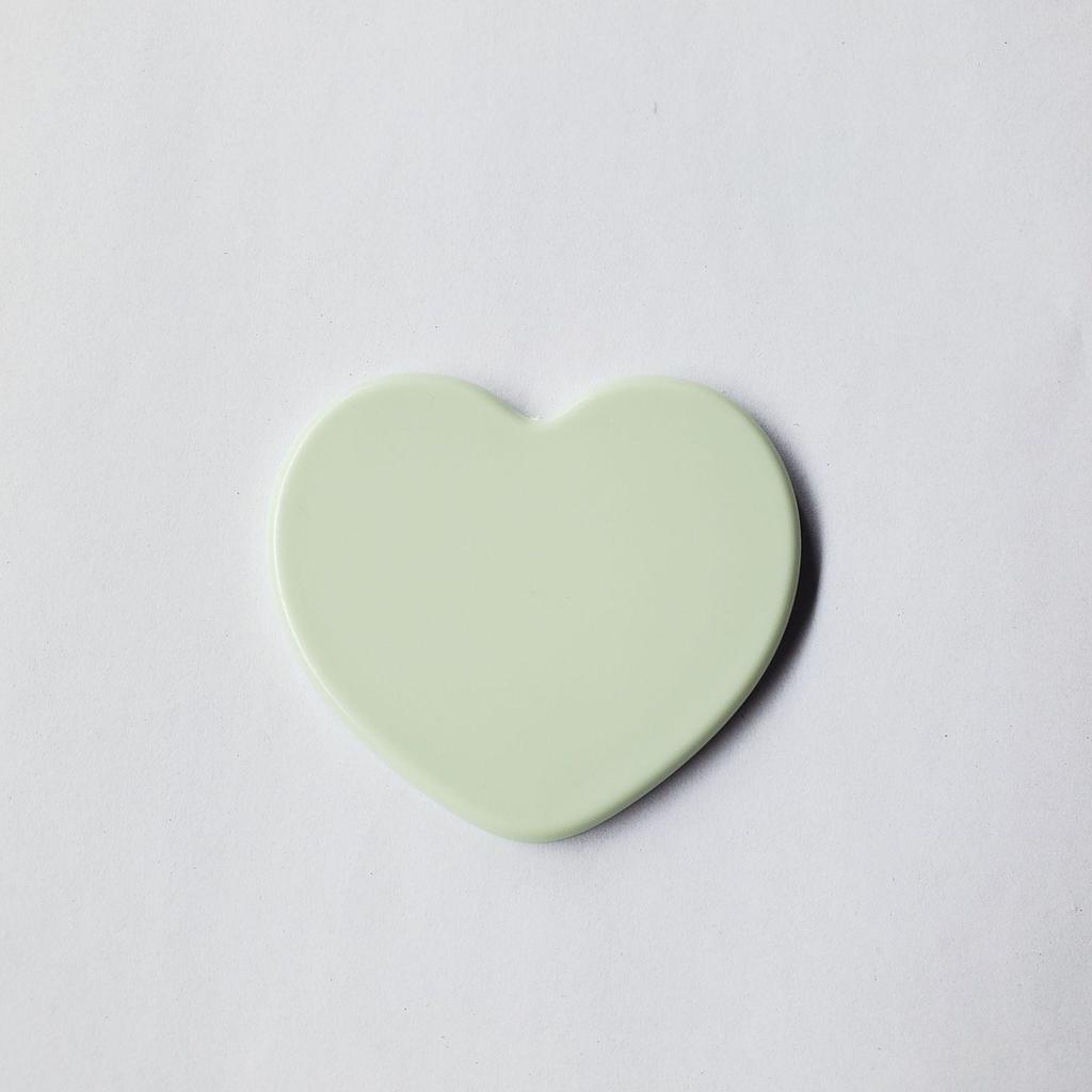 Heart-Shaped Portable Makeup Mirror: Minimalist Girly Pocket Vanity Mirror with HD Reflection