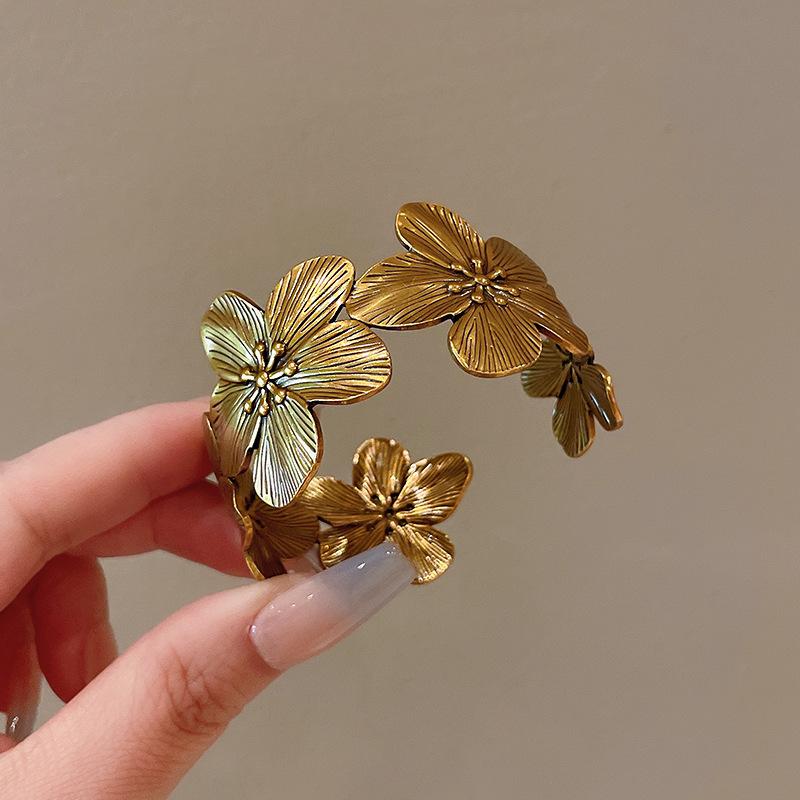 European and American Metal Flower Bracelet Exaggerated Niche High-end Bracelet Arm Ring Design Temperament Jewelry