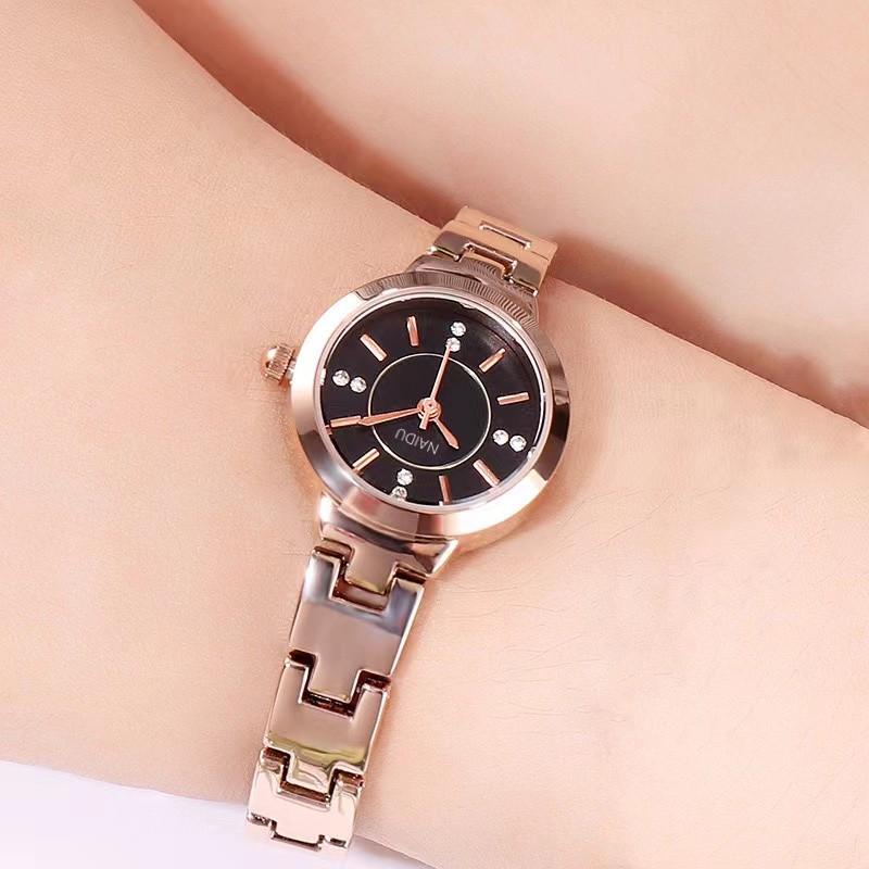 Exquisite Ladies' Quartz Watch - Stylish Steel Band, Casual Design, Waterproof.