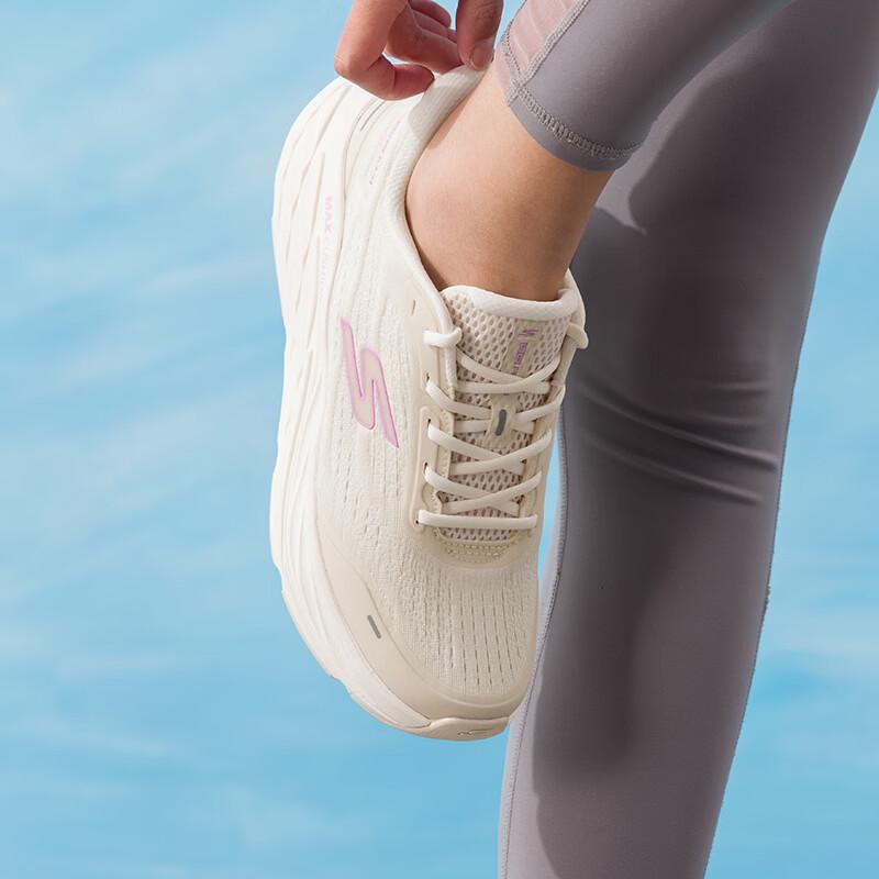 Skechers Women's GO'7/24 Running Shoes