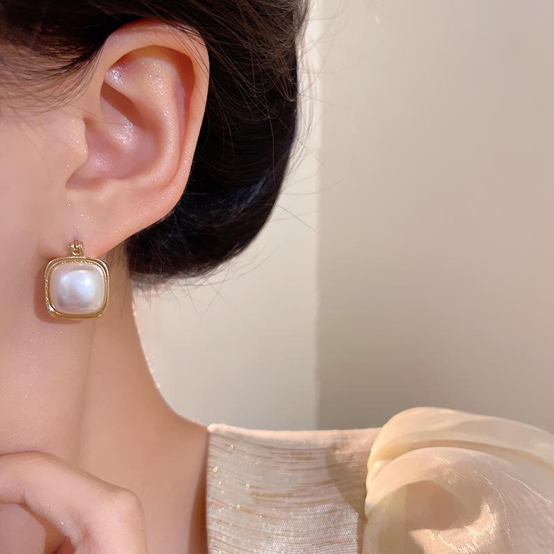 Korean Double-Sided Pearl Earrings: French Retro, Versatile, High-End Style for Women