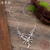 New smooth irregular small daisy flower necklace, women's high-end geometric line flower necklace