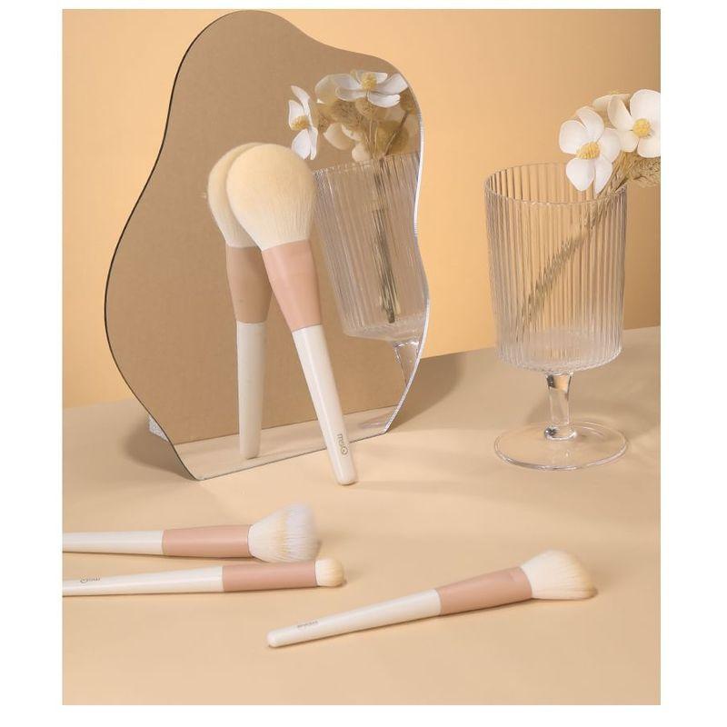 MSQ - Zestaw 11: Pędzel do makijażu