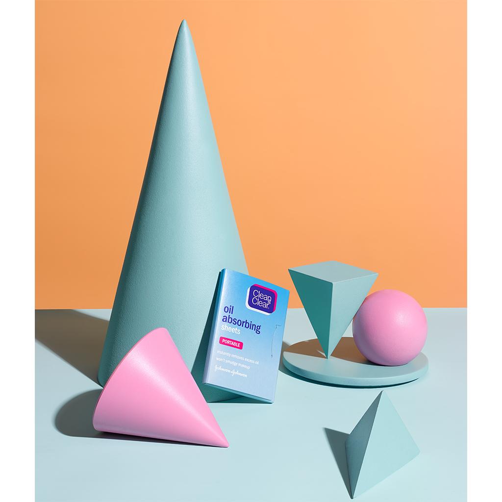 Johnson & Johnson Clean & Clear Oil Control Film, Oil-Free, Won't Clog Pores, Instantly Remove Excess Oil, 60 Sheets