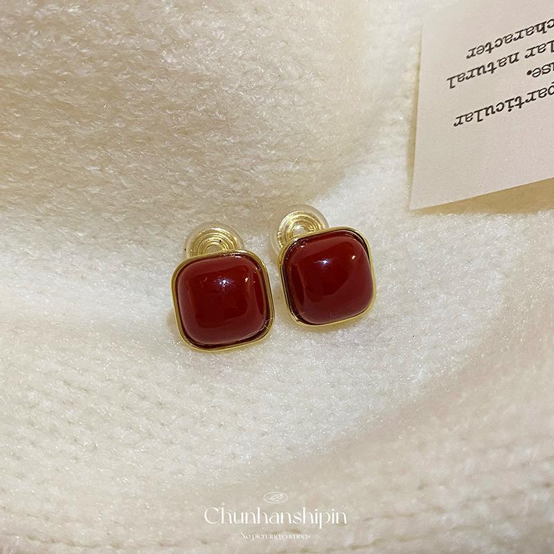 New Year's wine red mosquito coil disc ear clips, autumn and winter without ear holes, retro square stud earrings, high-end sense,fashion earrings
