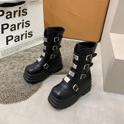 Neue Metalldekoration Damenstiefel Seitlicher Reißverschluss Runde Zehenpartie Dicke Sohle Gürtelschnalle Damenschuhe Mode Punk Stil Mid-Calf Stiefel