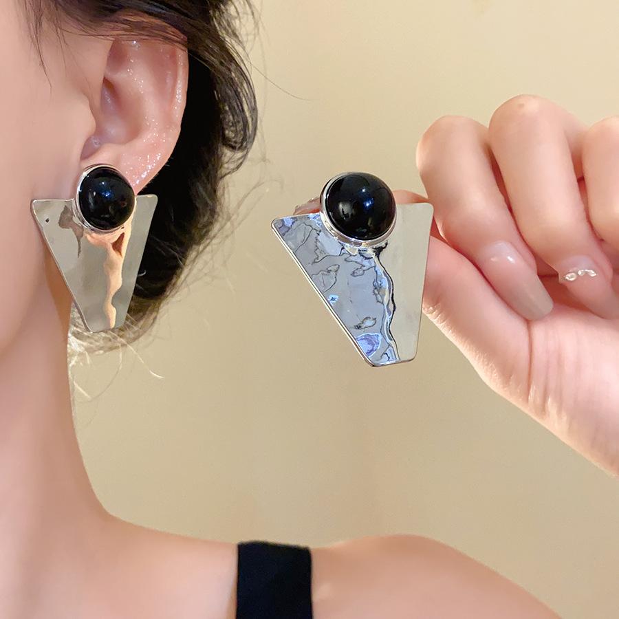 Silver needle blue butterfly oil-dip diamond-inlaid stud earrings, artistic and fresh style, fashionable and luxurious, high-end earrings
