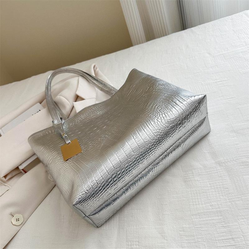 Bolso de Mano Grande de PU con Patrón de Cocodrilo de un Solo Hombro - Tote de Moda para Mujeres Europeas y Americanas