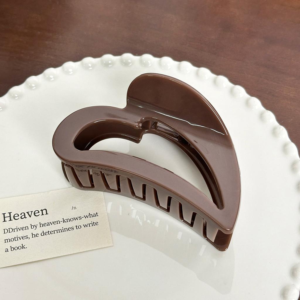 Sophisticated Hair Resin Clips With Heart Design Ideal For Everyday Wear And Events Special