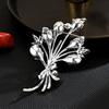 Spilla da Donna Design di Lusso Leggero Elegante Bouquet di Perle d'Imitazione Spilla alla Moda e Versatile Design di Nicchia