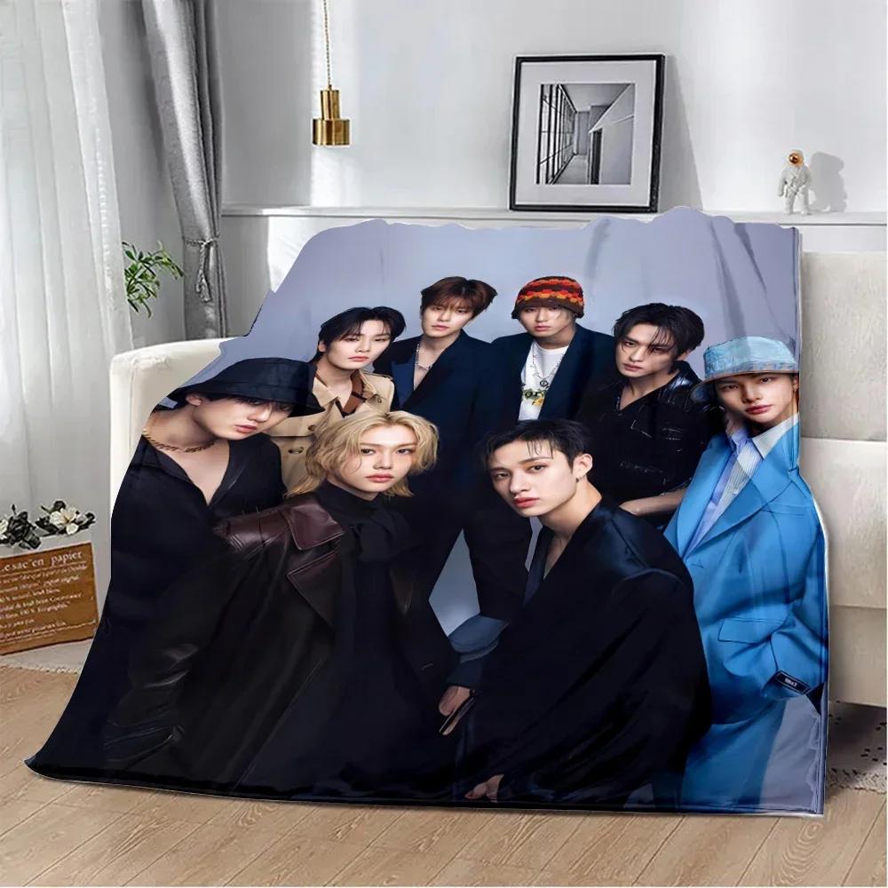 Плед Stray Kids KPOP с принтом Мягкий Теплый Идеально подходит для Дома Путешествий Пикников и Дней Рождения 100x150cm