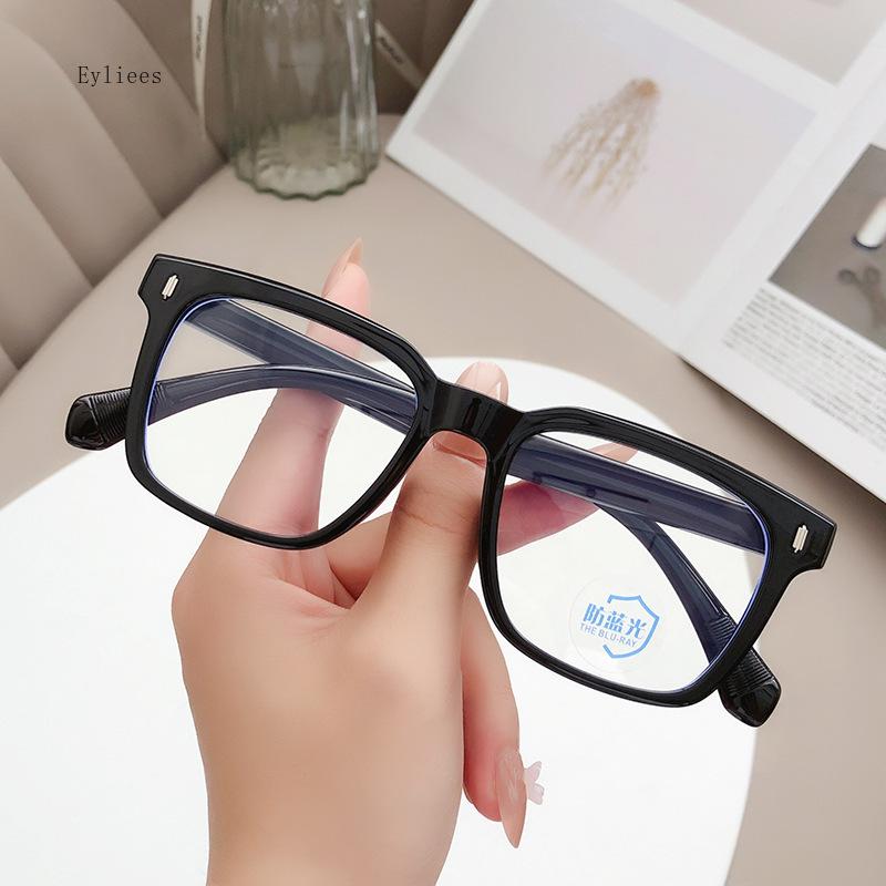 Fashion Trendy Woman Eyeglasses Latest Style Anti Blue Light Womens Glasses High Performance European American Eyeglass Frames