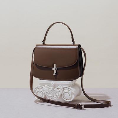 "Elegant French Retro Style Leather Shoulder Bag - Versatile and Fashionable Handbag"