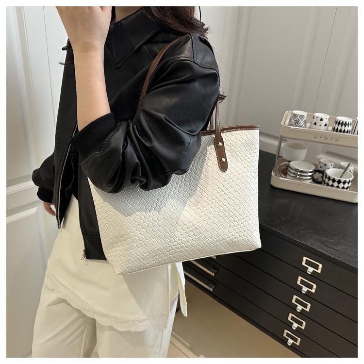 European Style Woven Faux Leather Tote Bag for Women, New Fashionable Large Capacity Shoulder Handbag, Casual Daily Commute Bag CLE