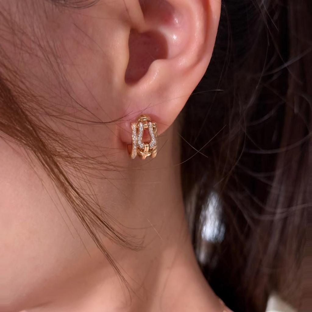 Elegant Paved Buckle Cuff Earrings Minimalist Twisted Rope Texture Small Hoop Ear Jewelry For Ladies Gift Non Allergy Material