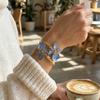 Elegantes Emaille-Blumen-Offenmanschettenarmband für Damen, Metall Goldbeschichtet, Rosa Weiß Blau, Florale Armreifen, Strandparty Urlaubs Schmuck