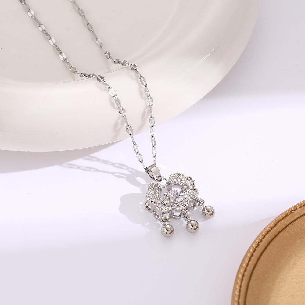 Hochwertige Damen Halskette aus Titanstahl mit vierblättrigem Kleeblatt - Nicht verblassend, vielseitige Schlüsselbeinkette