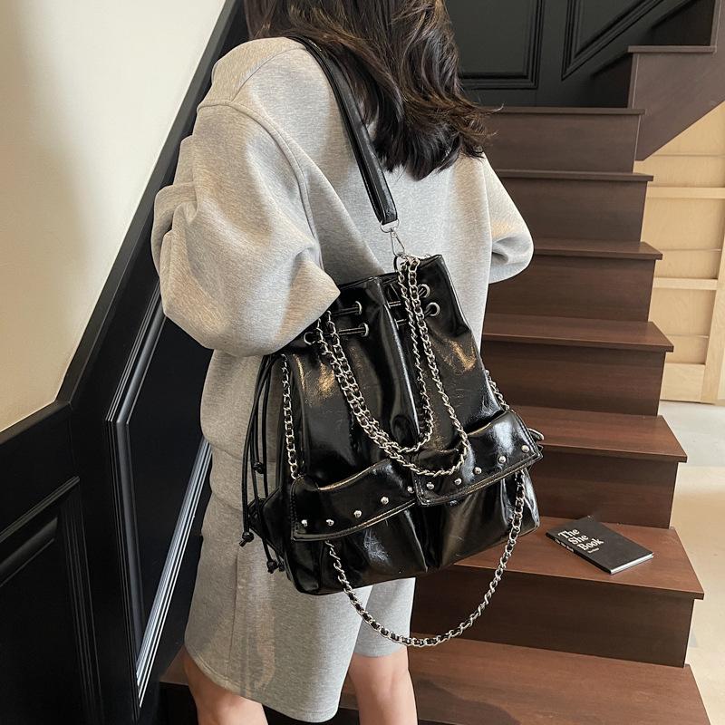 Multi-pocket Chain Large Capacity Backpack Commuter Versatile Shoulder Messenger Bag