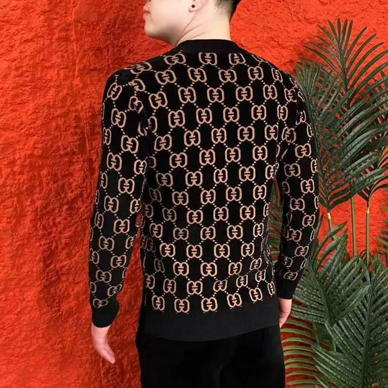 Men's European Fashion Fleece-Lined Sweatshirt, Round Neck, Warm, Lightweight, Versatile, Trendy, Youthful, Casual Base Layer.
