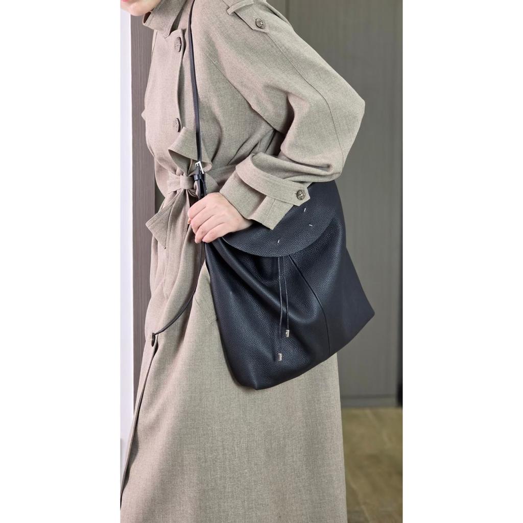The first layer of cowhide crossbody bag retro large capacity tote bag women's fashion commuter shoulder bag genuine leather