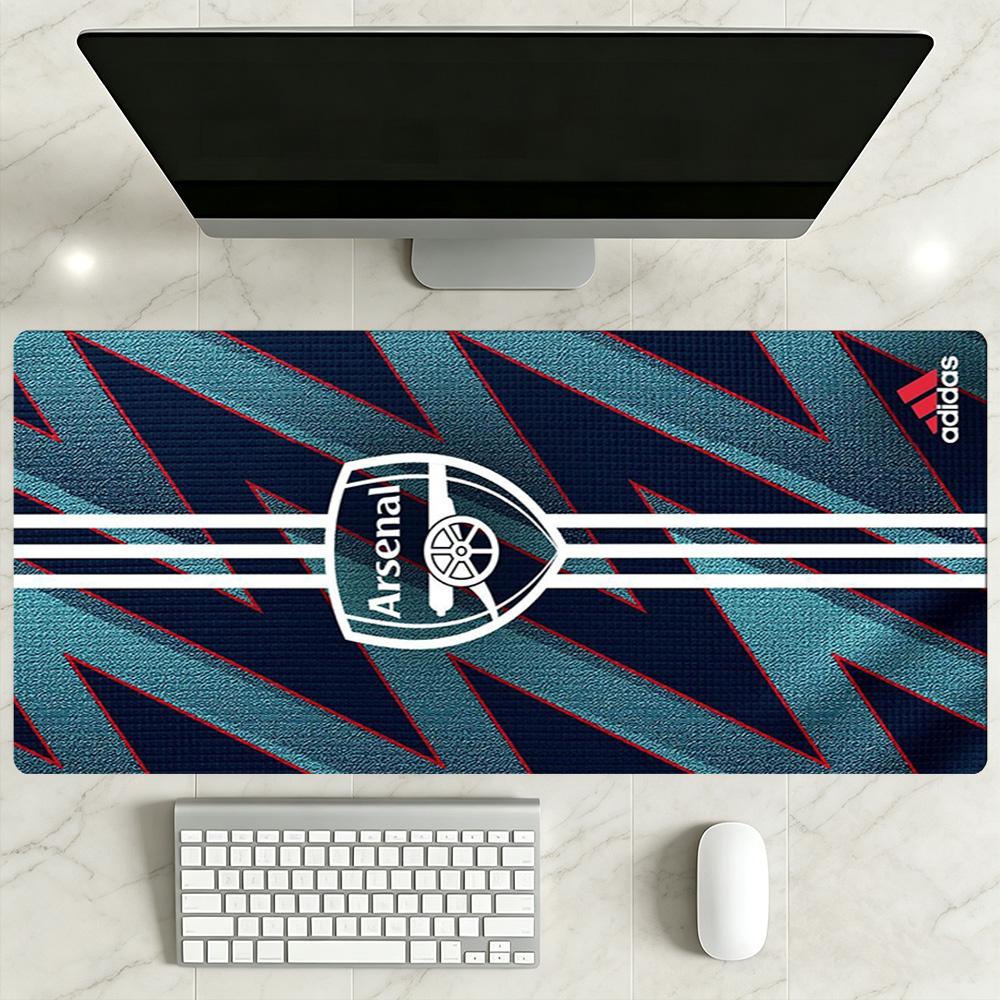 Arsenal Football Player Large Mouse Pad Keyboard Mat Computer Desk Keyboard Mat Non-Slip Rubber Base Office Desk Accessory