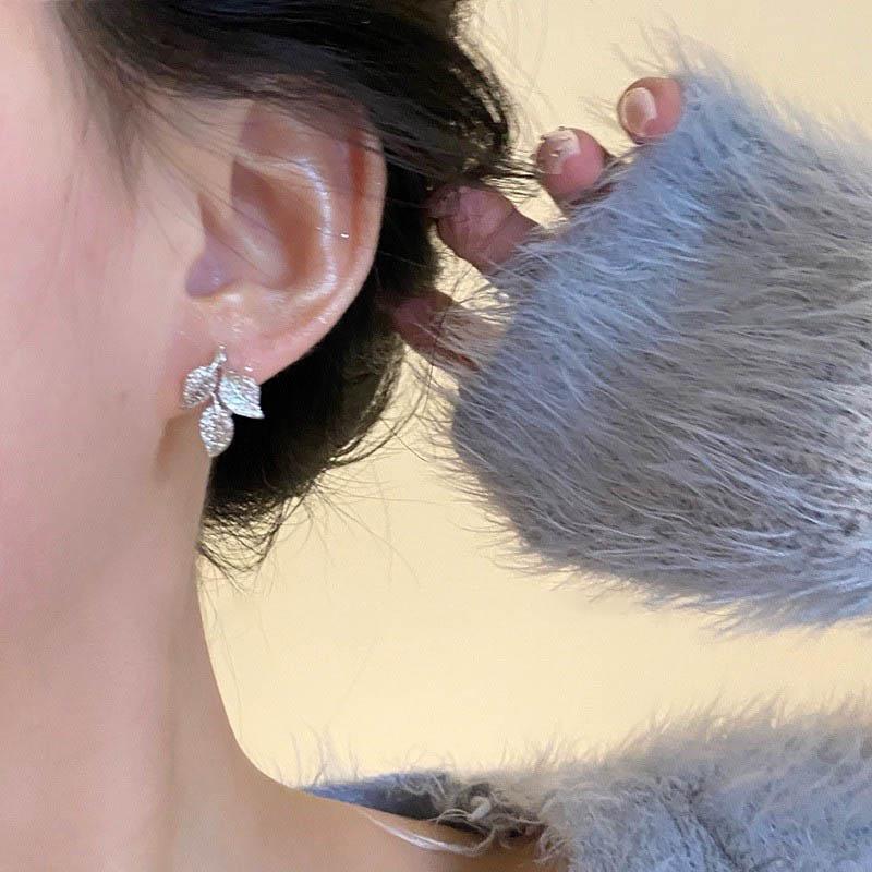 Delicate Leaf Ear Ring with Shiny for Women Silver Color/Gold Color Fashion Stud Earrings Fancy Girl Gift 2026 Jewelry Gifts