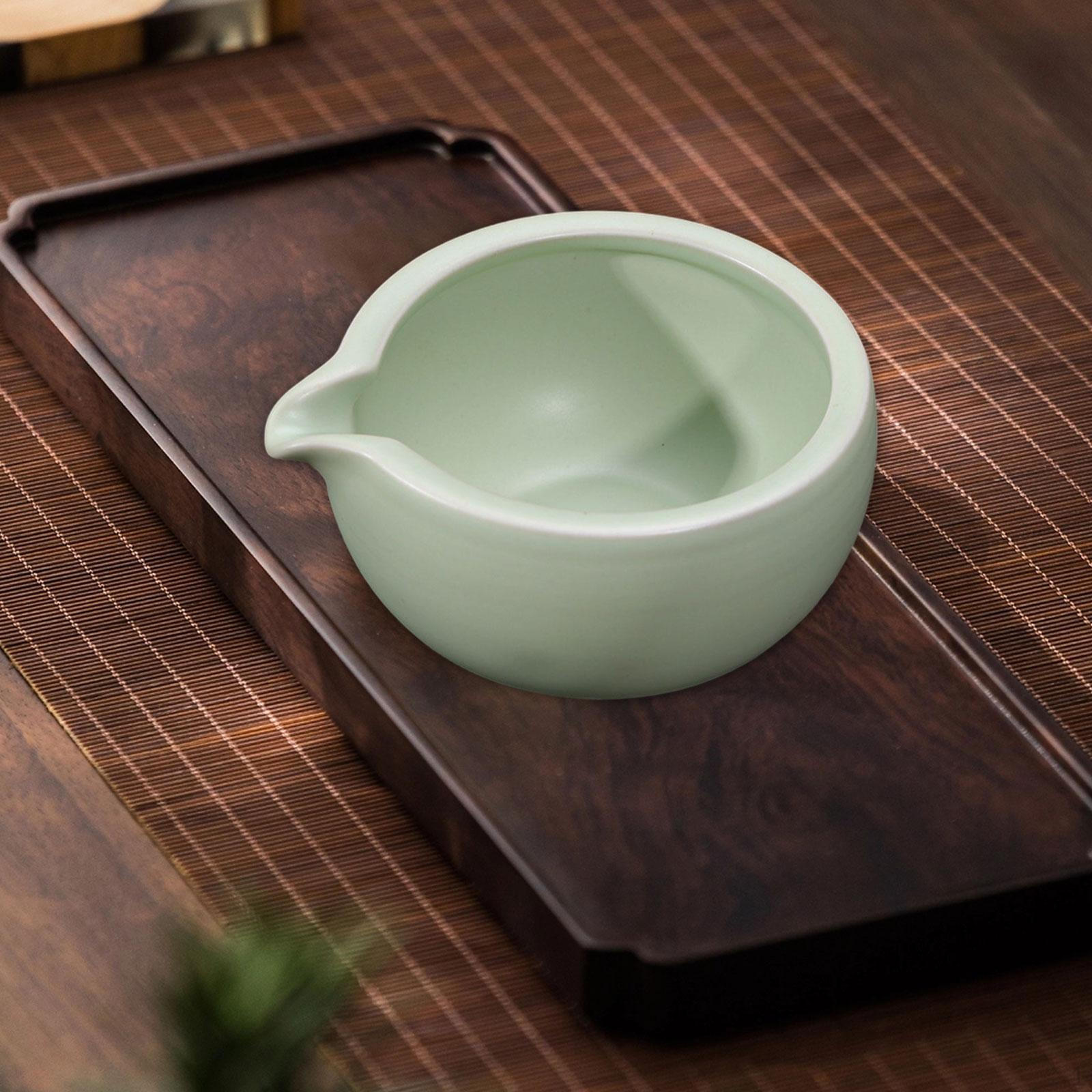 

Ceramic Chawan for Matcha Preparation And Serving зелёный