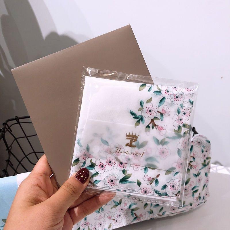 

Подарочный пакет Носовой платок Чистый хлопок Антикварный Старомодный Классический Ностальгический Портативный Маленькое квадратное полотенце Вытирать руки Впитывающий пот