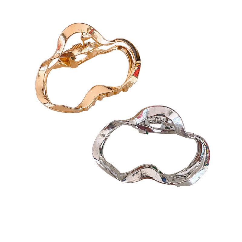 2022 Summer Non-slip Large Shark Hair Clip for Women