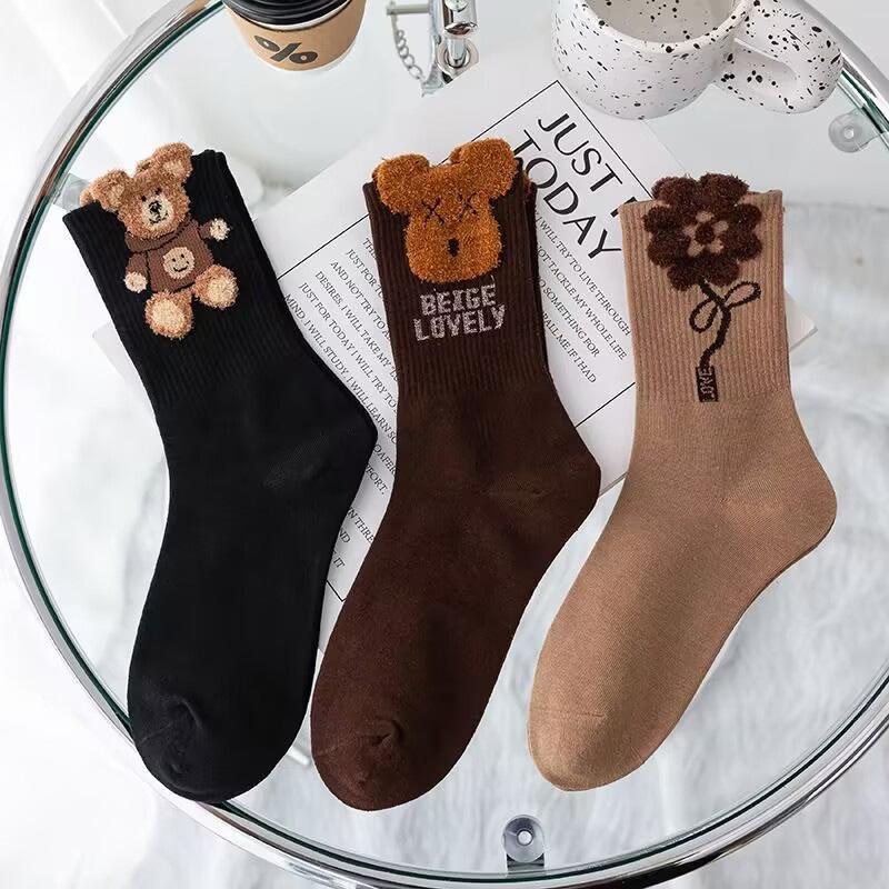 3 Pairs Casual Socks Cute Cartoon Mid Tube Socks Soft Comfortable Bear Pattern Autumn/Winter Letter Printing Women Cotton Socks