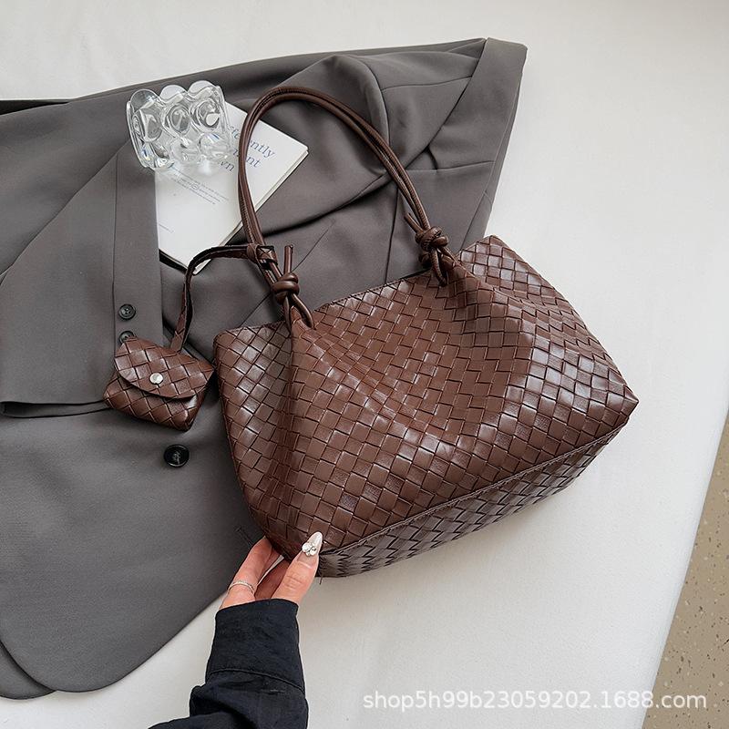 Spring and summer new woven pattern commuter large-capacity tote bag women's shoulder bag handbag mother bag underarm bag