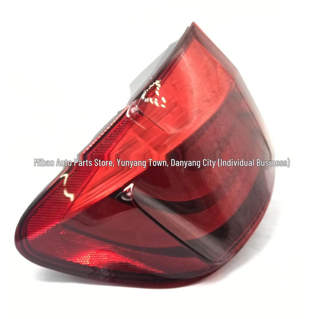 Compatible Taillight for BMW 5 Series F10/F18 520LI 2011-2013 (Part No. 63217203229/03230)