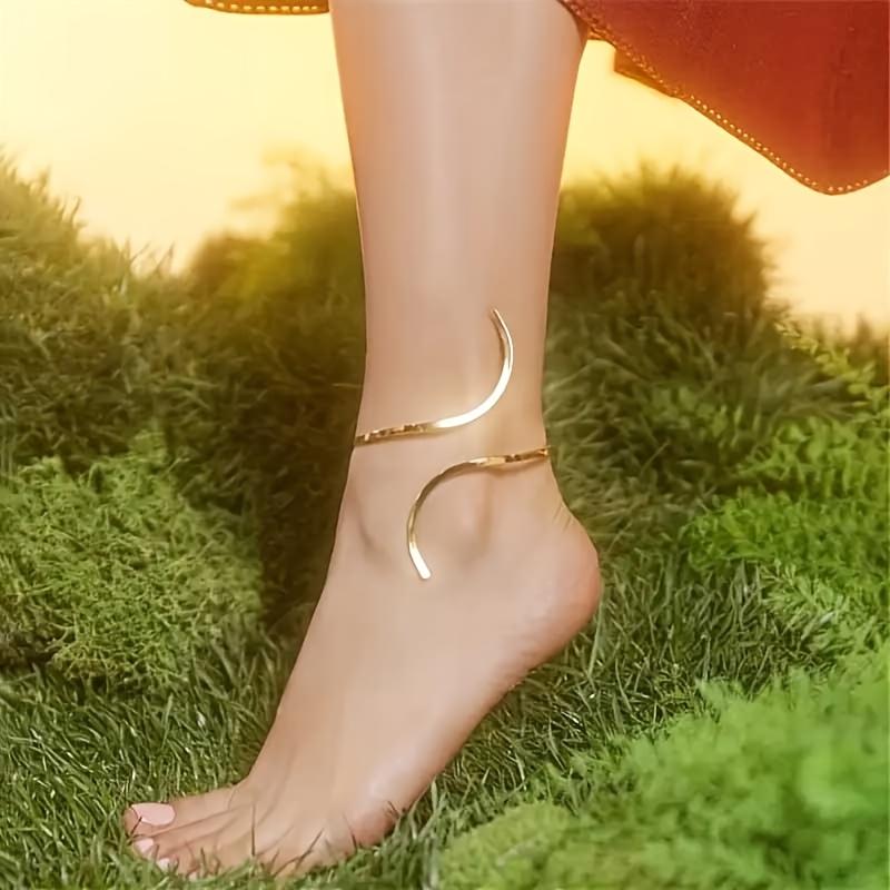 

1 stylish S-shaped anklet with an elegant, vintage layered design—perfect for everyday wear or as a holiday gift for women