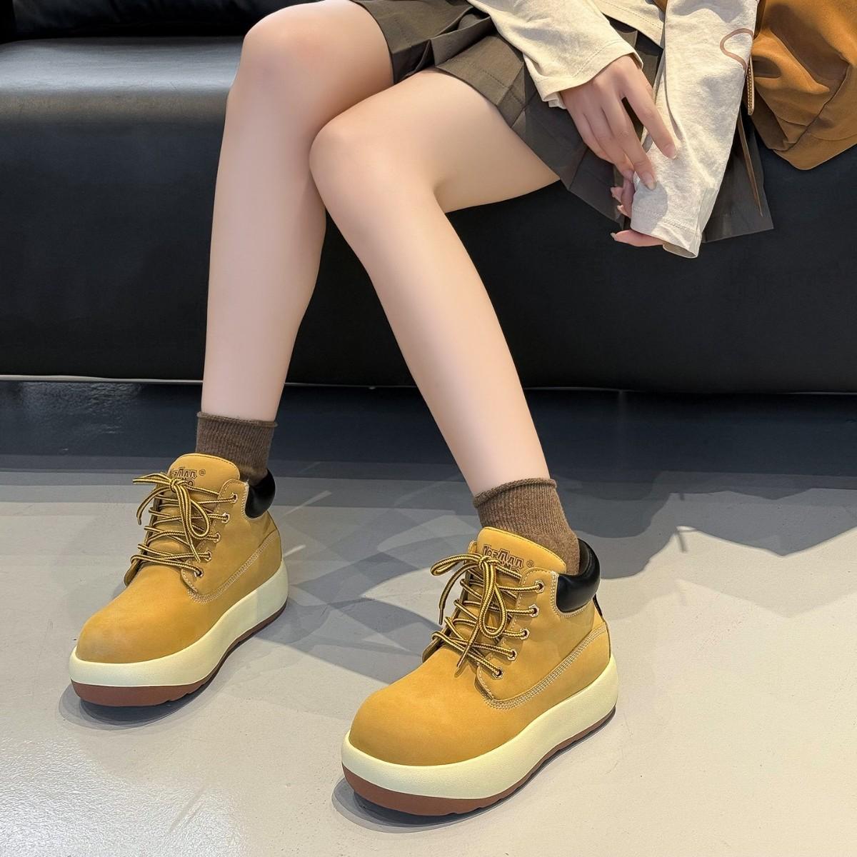 

Кожаные туфли на платформе с высоким верхом для женской коллекции осень 2025, новые уродливо-милые, с большой головой, универсальные короткие ботинки, инс, увеличивающие рост, ботинки-рабарбары, тренд 40 верблюд