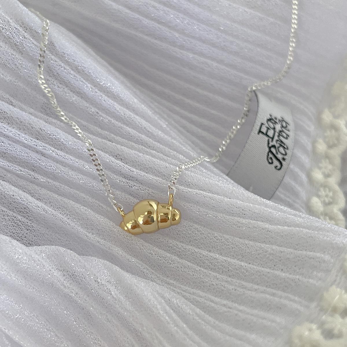 Elegant Color Block Croissant Pendant Necklace - Versatile Women s Fashion Clavicle Choker xl2229