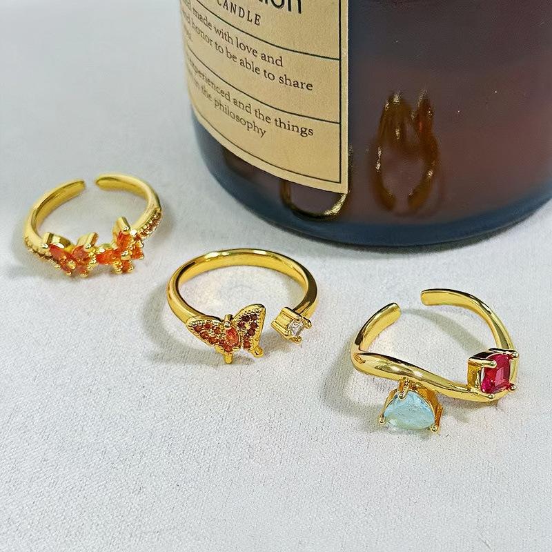 Mittelalterlicher Vintage Hepburn Wind Farbe Schatz Schmetterling Super Flash Zirkon Persönlichkeit Öffnungsring Damenmode Schmuck