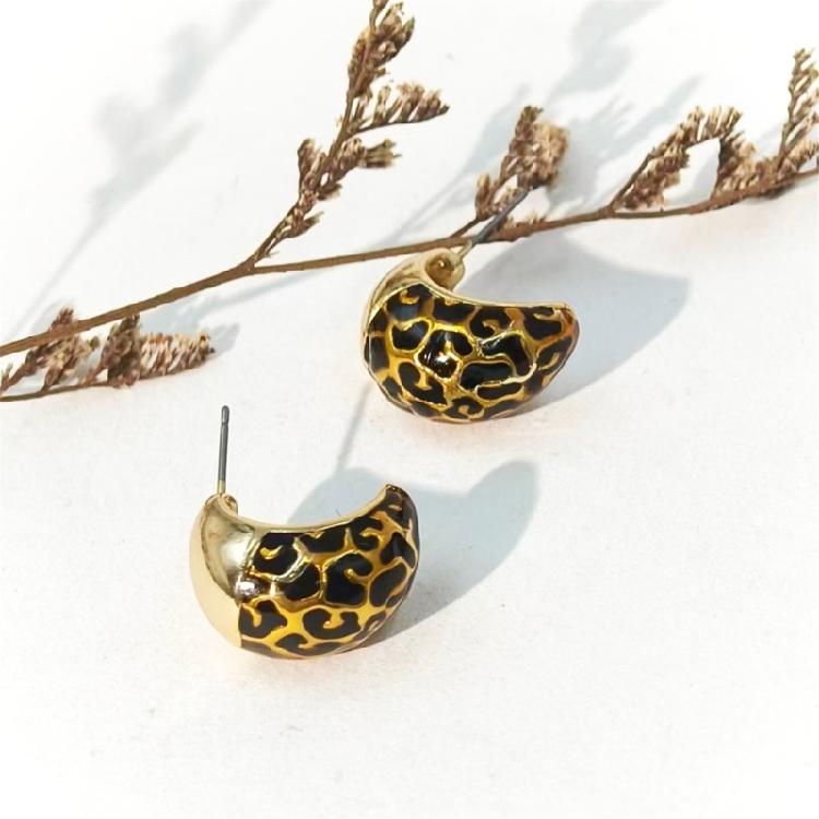 Moderne C-förmige Ohrringe mit Leopardenmuster, bequemer, leichter Schmuck aus Legierung, perfekt für lässige oder formelle Styles