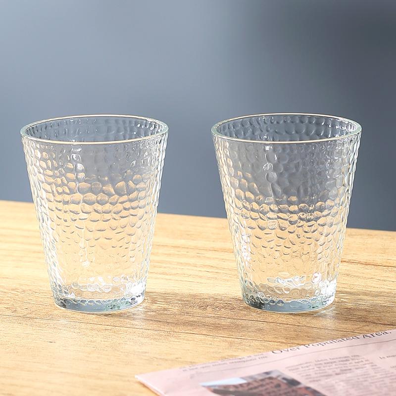 2er Set 320ml 11oz Transparentes Glas mit Hammermuster Tasse Nordischer Stil Brandyglas Trinkgeschirr Geschenke für Freunde Getränkebecher